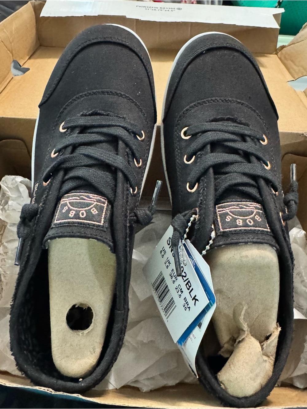 Bob’s B Cute 6.5 Black Canvas sneakers bnwt/box
